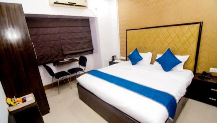 Hotel Roma Deluxe - New Delhi Railway Station Exterior photo