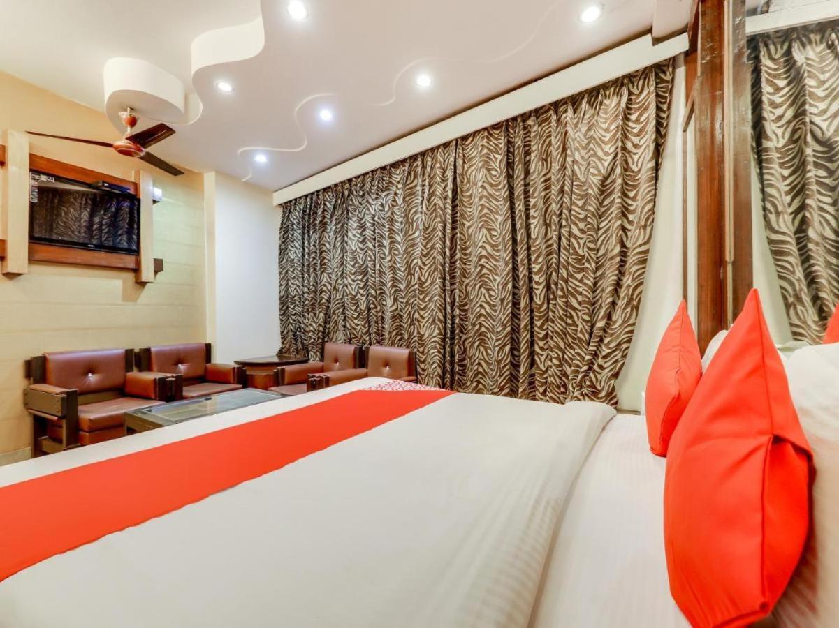 Hotel Roma Deluxe - New Delhi Railway Station Exterior photo