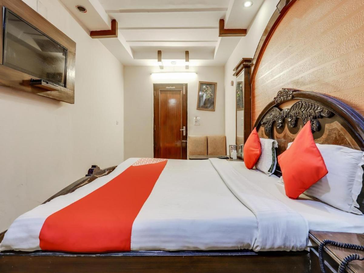 Hotel Roma Deluxe - New Delhi Railway Station Exterior photo
